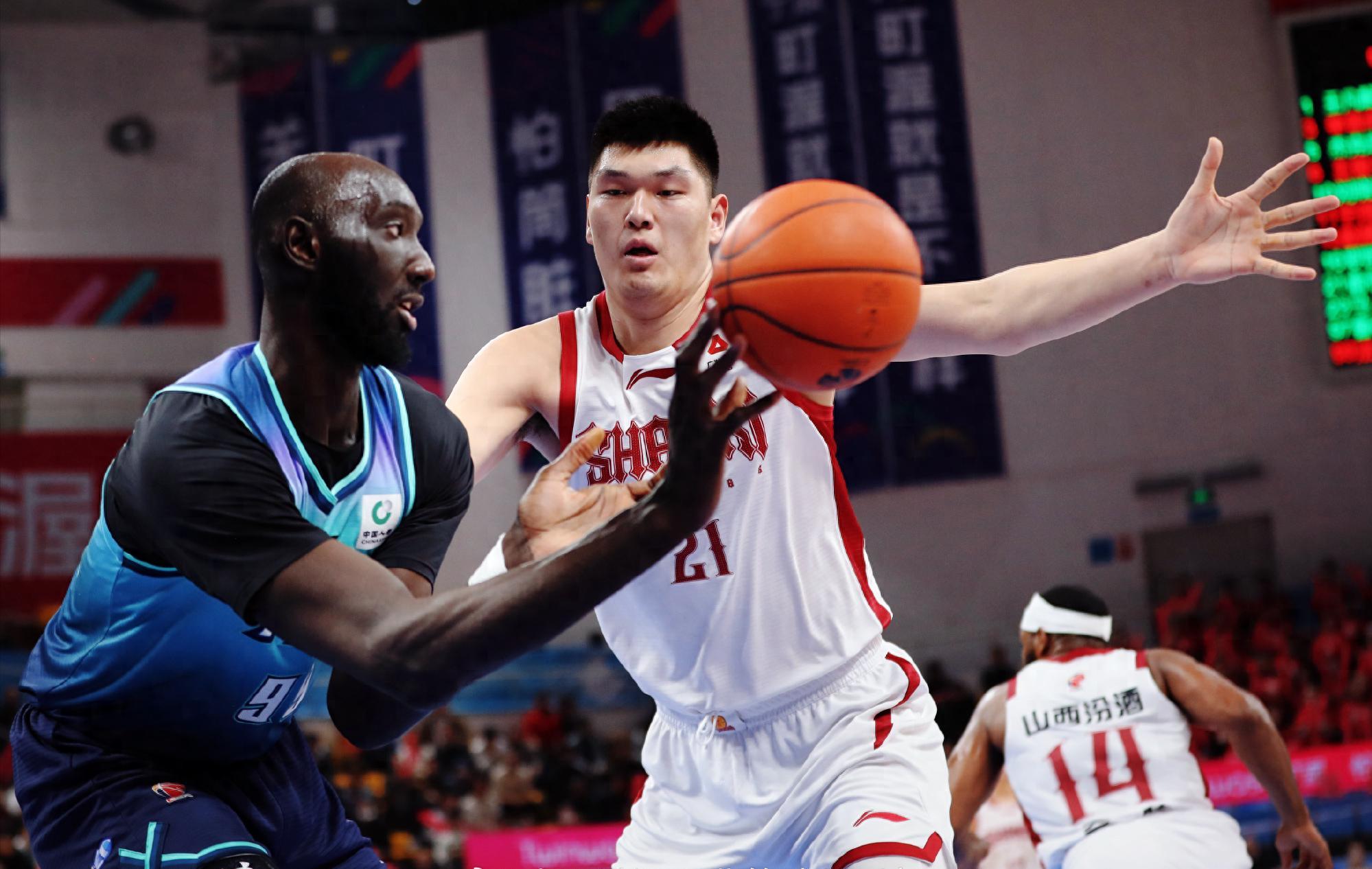 世界杯app下载-刘传兴回应弄伤曾凡博,北控想签王哲林队友,布莱克尼假球案爆发