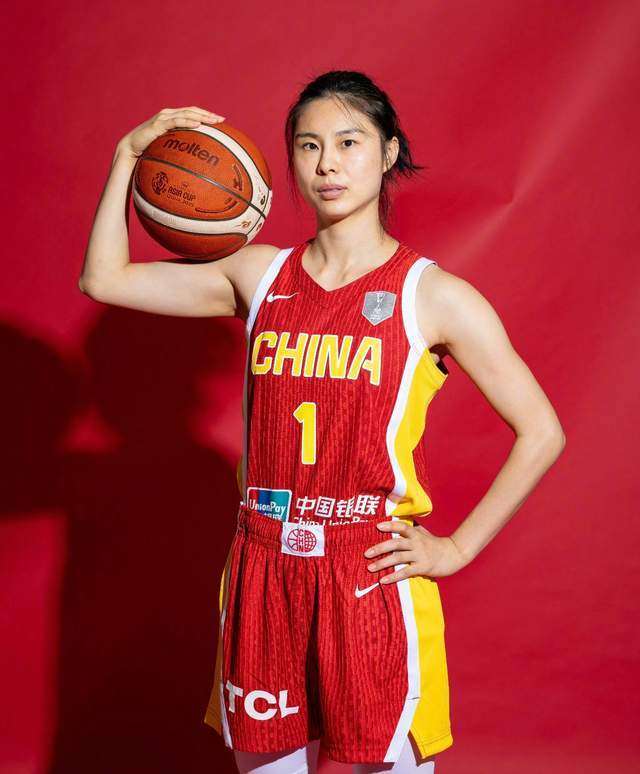 世界杯高清观看-中国女篮最新训练出炉！王思雨、张子宇归队，将出战5场热身赛